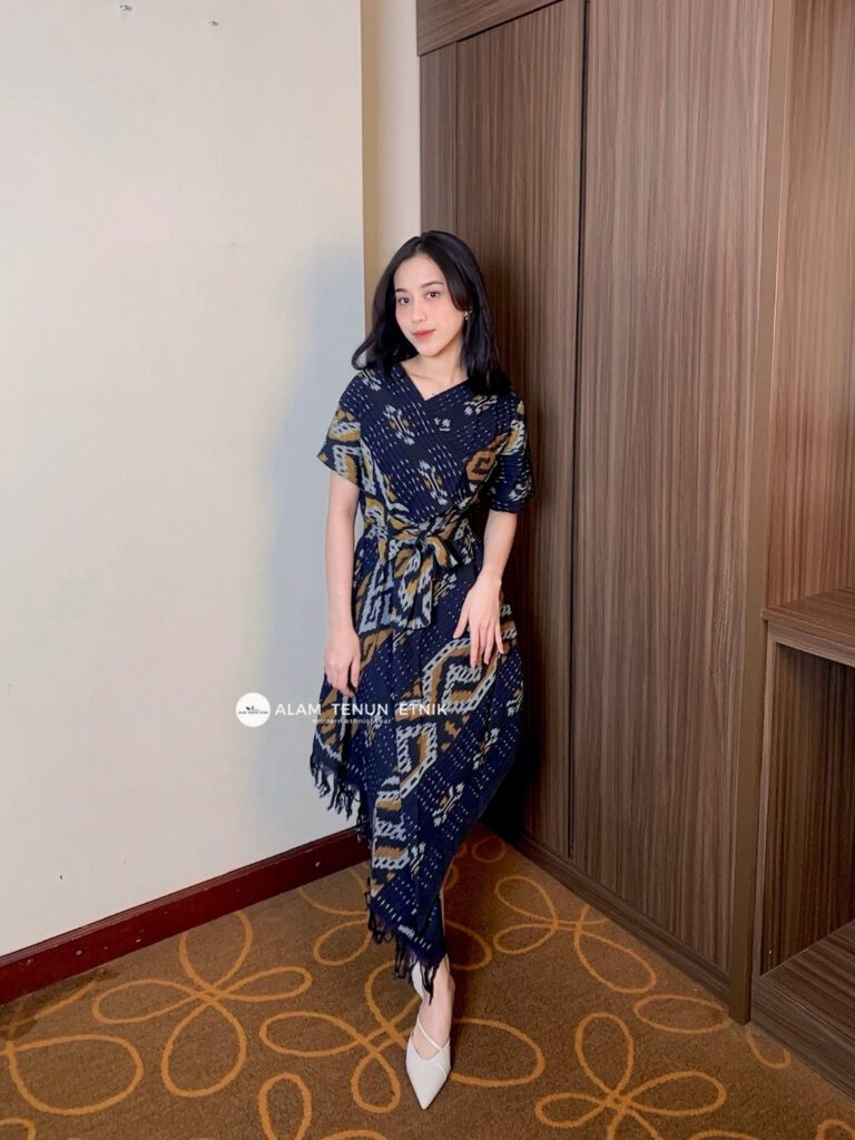 Emira Dress Dusk Spiral