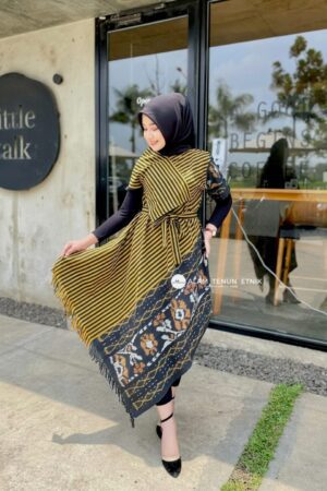 emira-dress-amber-flora