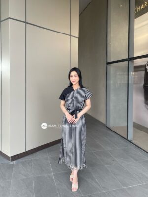 Deana Dress Black Spiral