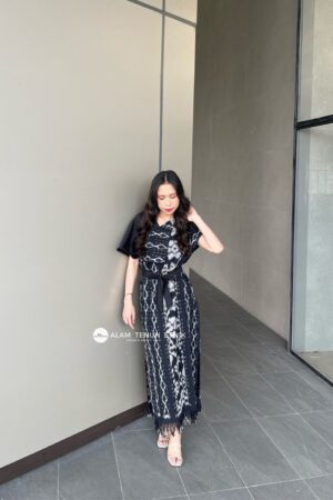deana-dress-black-grey-flower