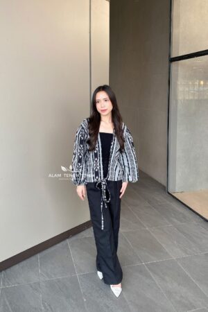 layla-outer-charcoal-black