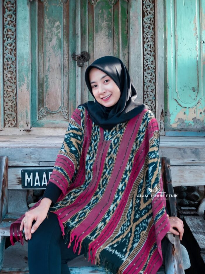 Batwing Ponco Royal Maroon
