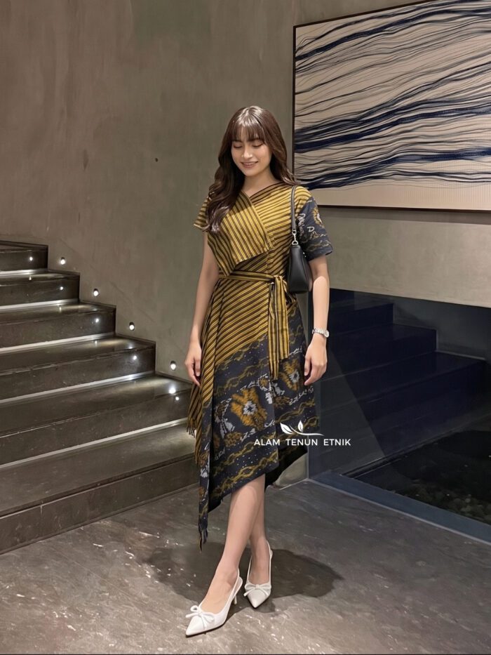 Emira Dress Amber Flora