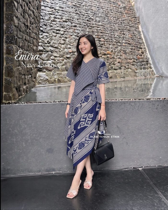 Emira Dress Navy Essence