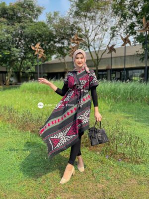 Emira Dress Black Red