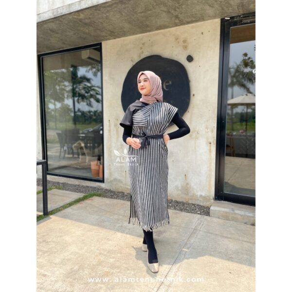 Deana Dress Grey - Image 5