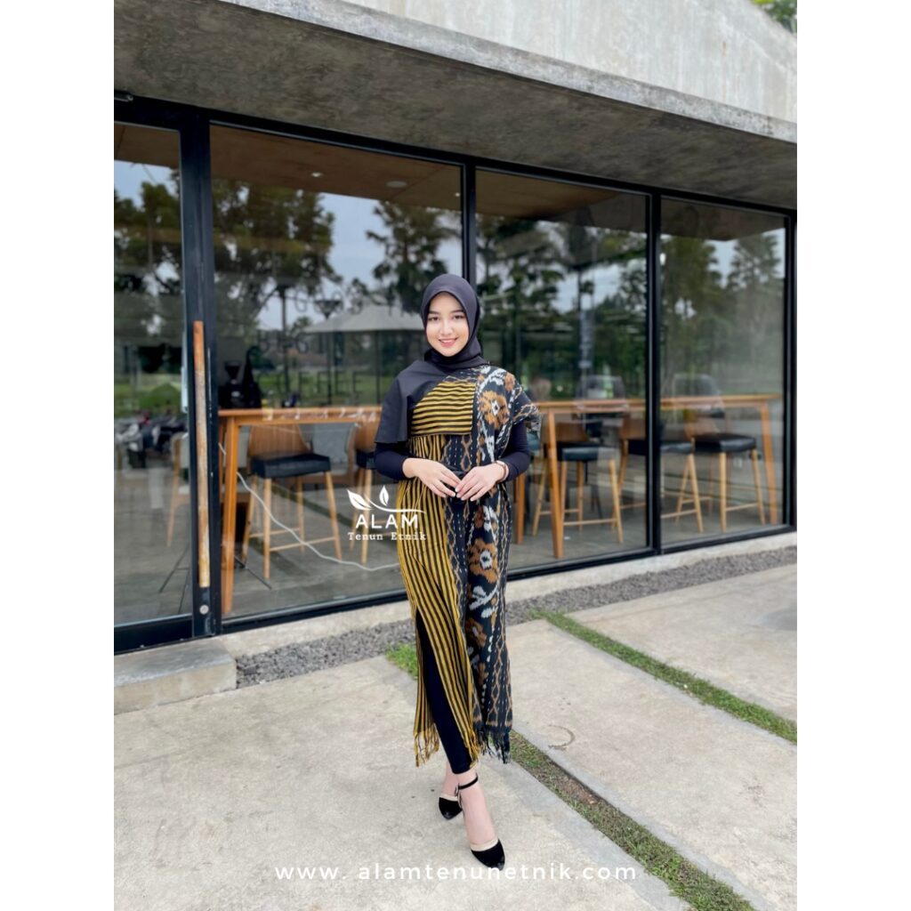 Deana Dress Brown Flower