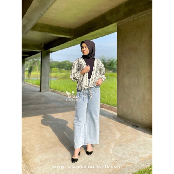 Layla Outer White Grey - Image 3