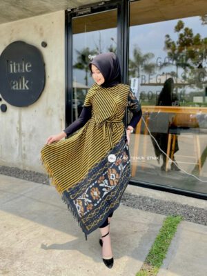 Emira Dress Brown Flower