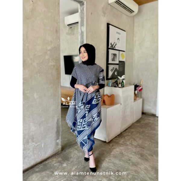 Emira Dress Navy Blue