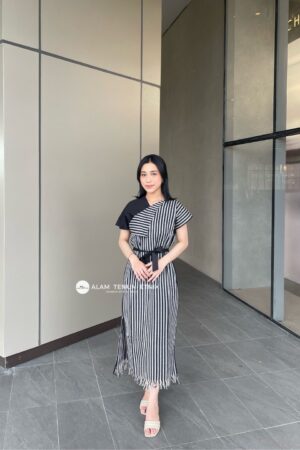 deana-dress-black-spiral